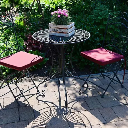 Sonnige In Mit Garten, Cleaning Included アパート バート・ドリーブルク